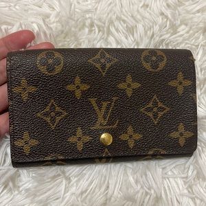 Authentic Louis Vuitton Wallet (Price Firm)